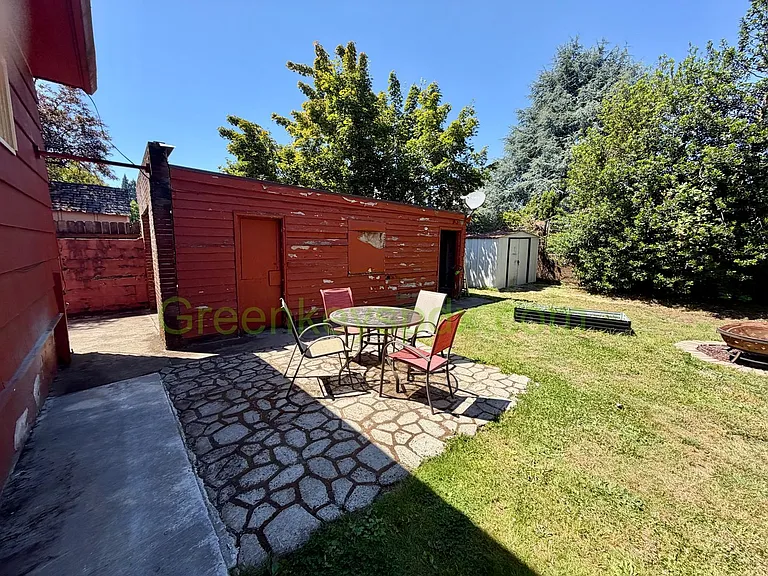 1021 N Jessup St — Photo 12