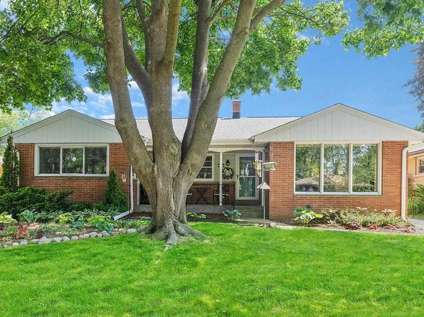 1835 Elm AVENUE, South Milwaukee, WI 53172