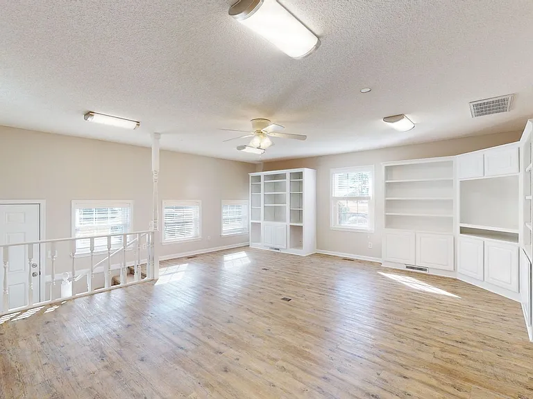 4015 Freedom Way — Photo 30