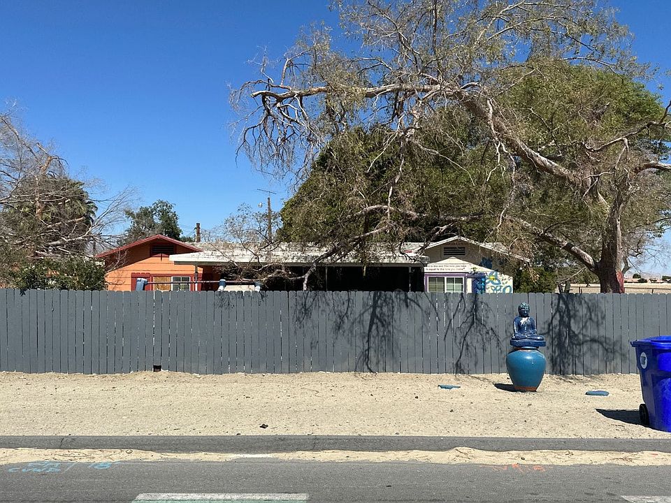 1st image of 49044 Calhoun St
