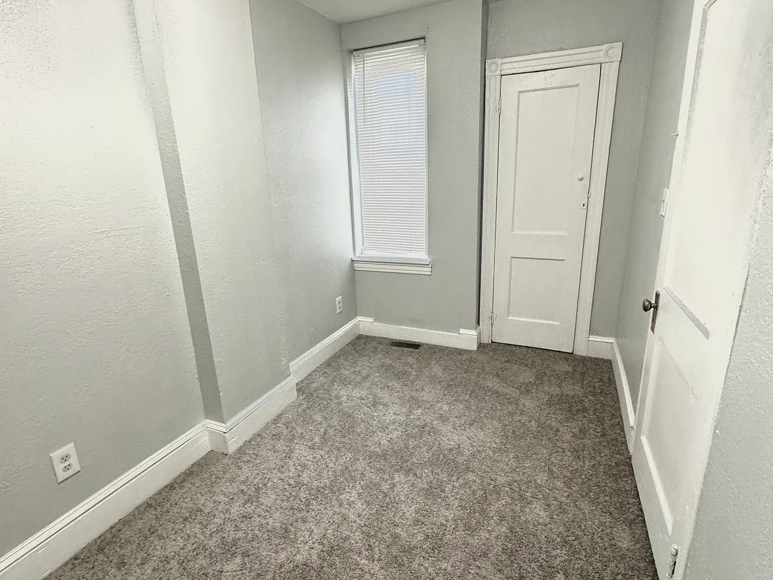 3 bed, 1500 sqft, $2,300 — Photo 3