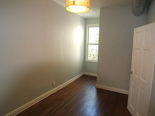 Rented by Evergreen Apartments BK | media 29