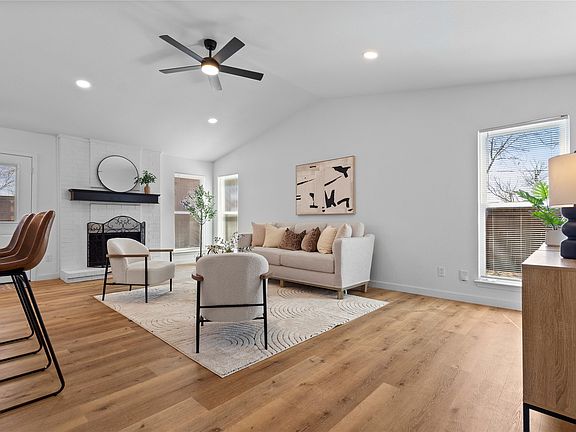 4th image of 2600 Forest Ridge Ct