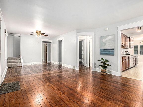 5th image of 2748 Parkwood Ave