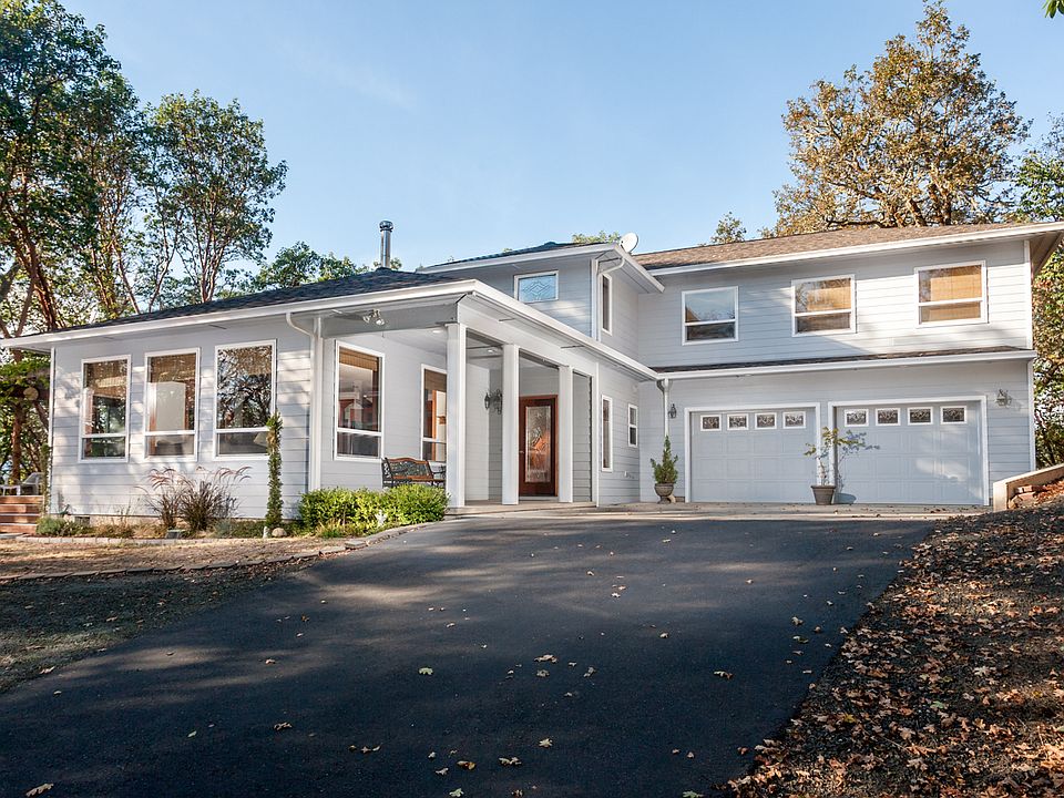 1st image of 693 Arcadia Dr