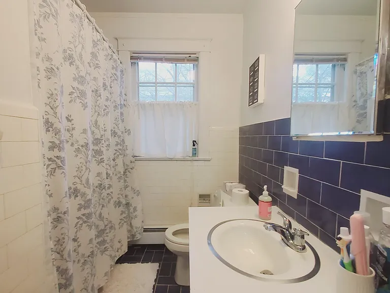 100 Colonial Rd #2 — Photo 6