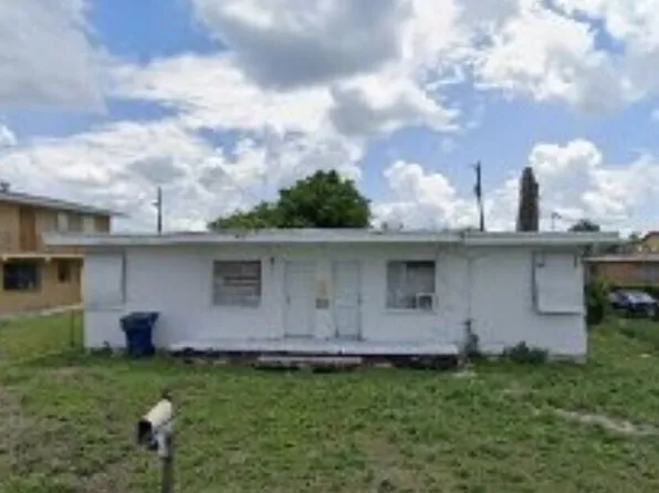 545 SW 10th Street, Belle Glade, FL 33430