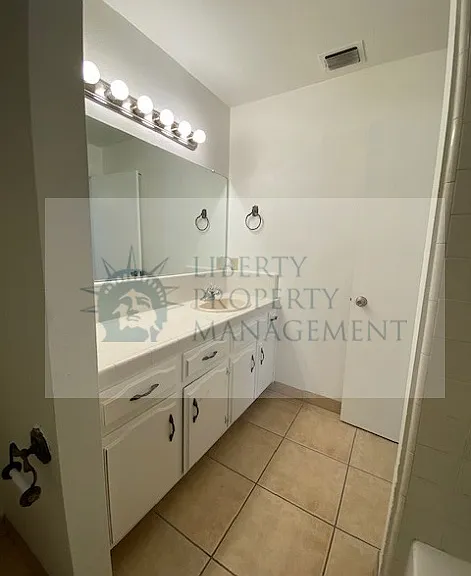 4317 N Emerson Ave #202 — Photo 12