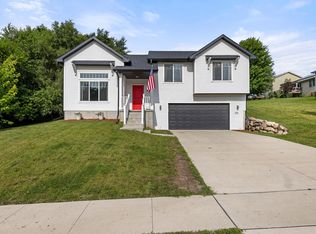 635 N N St, Indianola, IA 50125