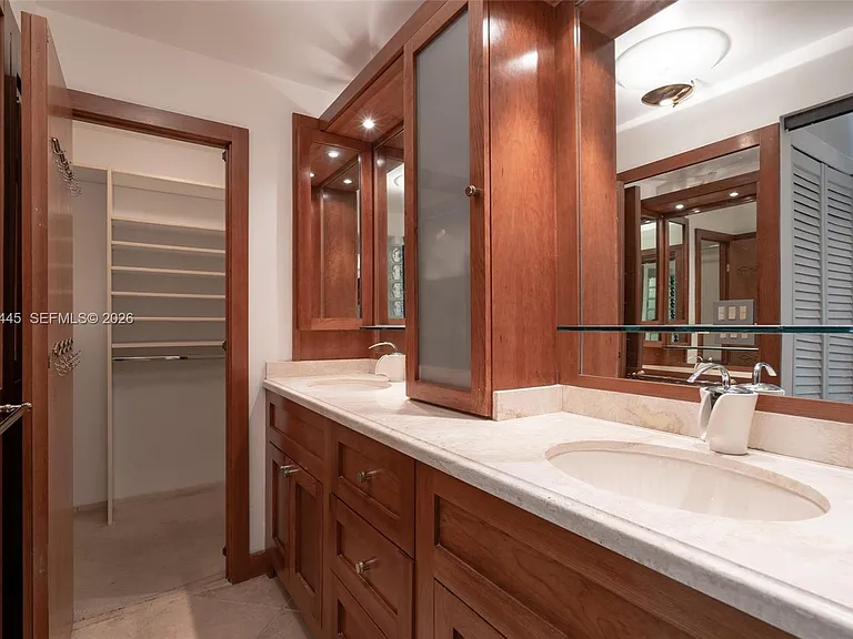2901 S Bayshore Dr #2G — Photo 11
