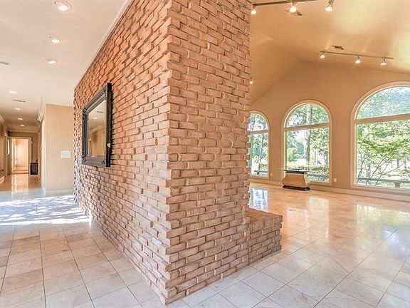 5th image of 106 Deerfield Dr