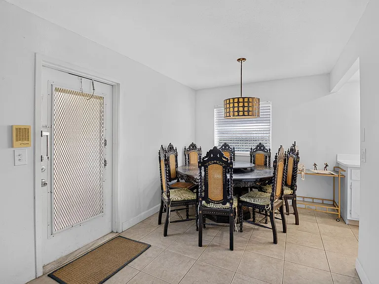 65 Saxony Cir #65-B — Photo 9