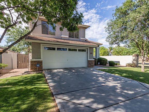 3rd image of 3504 E Linda Ln