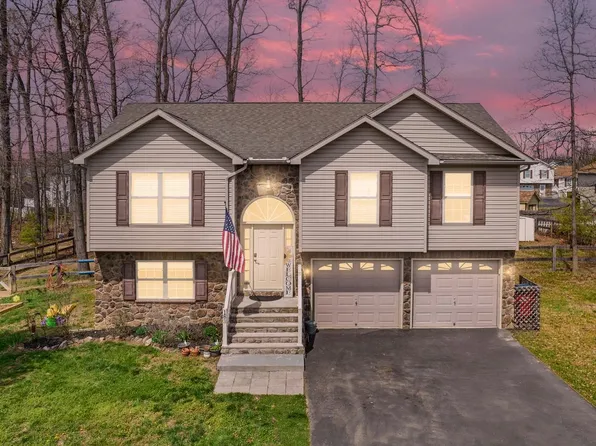 183 Basin Dr, Inwood, WV 25428