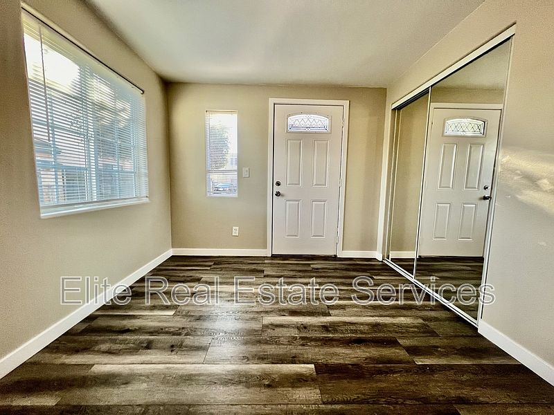 1st image of 118 Cedar Ave
