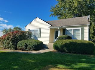 558 S Main St, Elburn, IL 60119