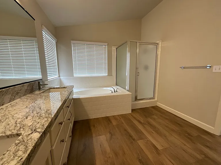 1834 E Lester Ave — Photo 16