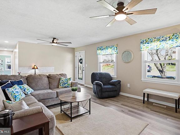 4th image of 713 Campbell Cir