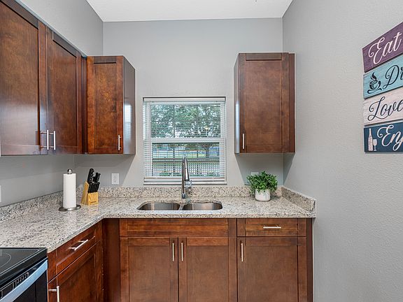 4th image of 1801 W Sligh Ave #4