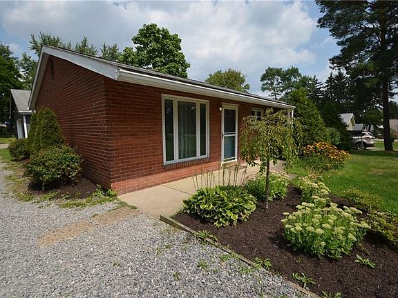 2nd image of 110 Queenswood Dr