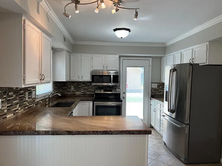 11724 Apleby Ln — Photo 9