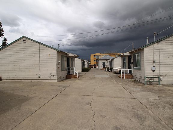 2nd image of 21752 Vallejo St