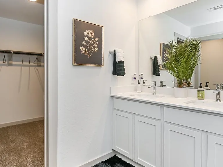 7918 Murciana Dr — Photo 16