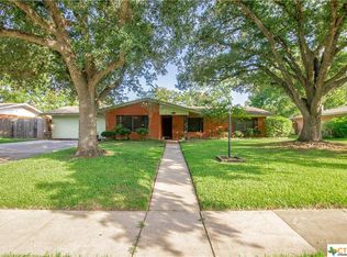 4907 Dahlia Ln, Victoria, TX 77904