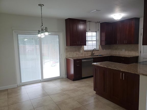 2nd image of 901 41st Ave NE