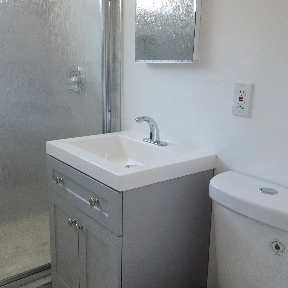 3 bed, 1200 sqft, $3,280 — Photo 2