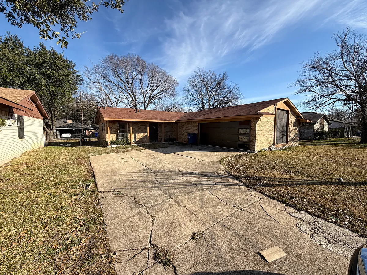 Building Photo - 2722 N Saint Augustine Dr