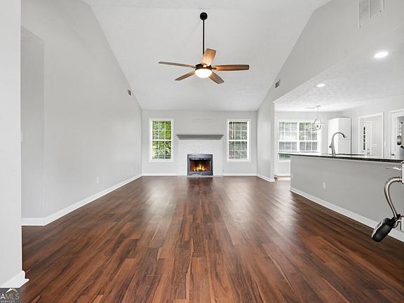 5th image of 1105 Poplar Ln