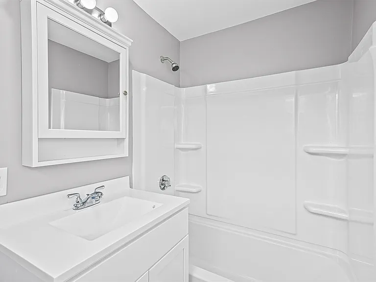 712 Eastern Ave #1 — Photo 6