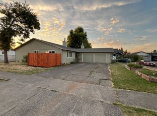 520 & 522 N 38th Pl #520, Springfield, OR 97478