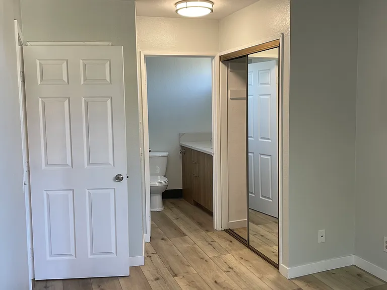 4770 York Blvd. — Photo 17