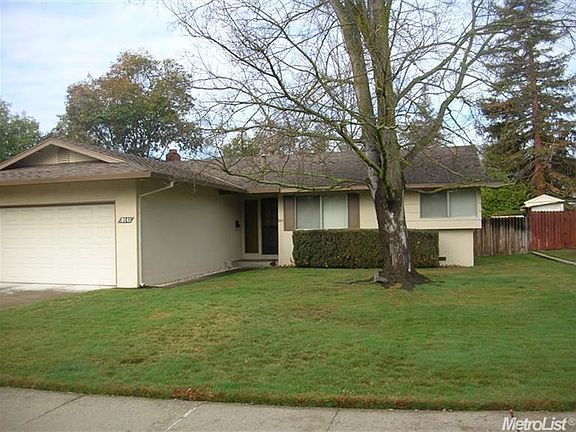 3rd image of 8141 Chipwood Way