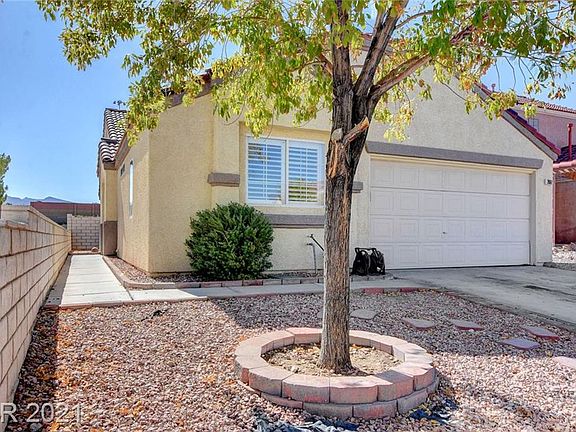 3rd image of 7861 Lovely Pine Pl