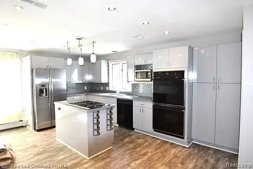 3 bed, 2.0 bath, 1870 sqft, $2,500 — Photo 3