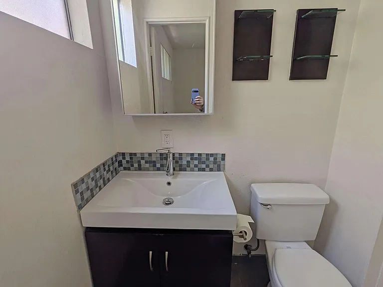 1034 N Martel Ave #1 — Photo 11