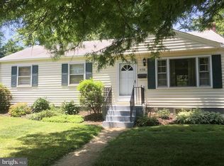 4108 Locust Ln, Fairfax, VA 22030