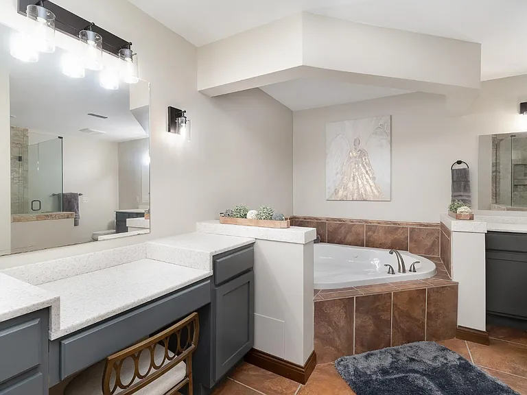 1753 Cove Cir E — Photo 12