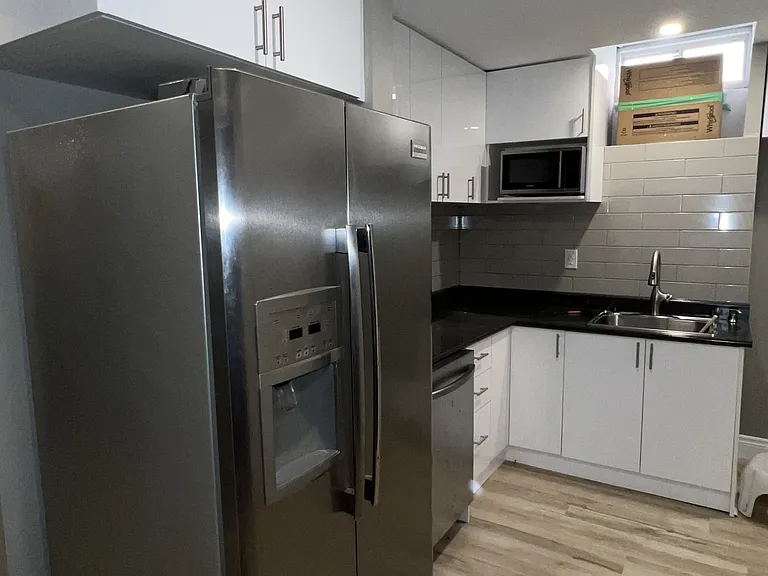 88 Baycliffe Dr — Photo 17