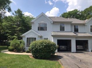 109 Swiatek Ct, Mahwah, NJ 07430