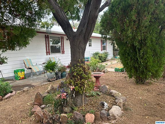 3rd image of 2111 N Juniper Ave