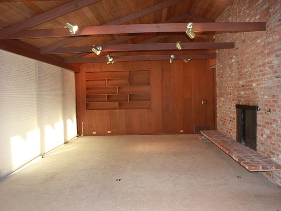 4th image of 7356 N Caran Ave
