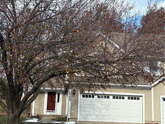 2nd image of 10826 W 115th Pl