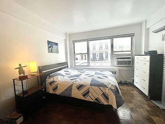 4th image of 288 Lexington Ave APT 1C