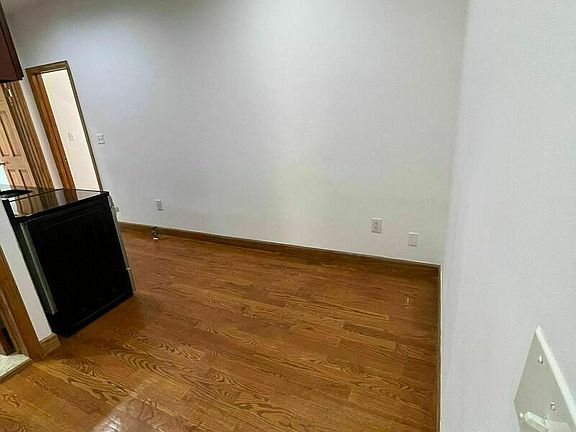 4th image of 540 E 14th St #34