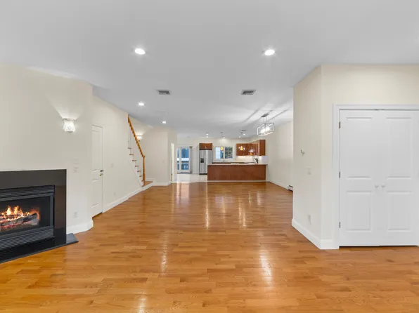 333 Lincoln Avenue image 4 of 37