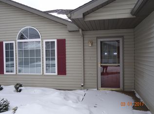 1703 Carriage Home Dr SW #B, Austin, MN 55912